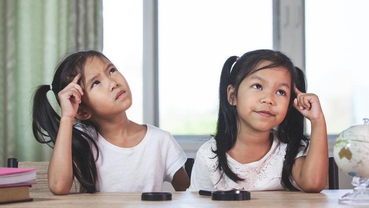 ukan Genetik, Peneliti Temukan Faktor Tak Terduga yang Bikin Anak Kembar Punya IQ Beda Jauh ukan Genetik, Peneliti Temukan Faktor Tak Terduga yang Bikin Anak Kembar Punya IQ Beda Jauh
