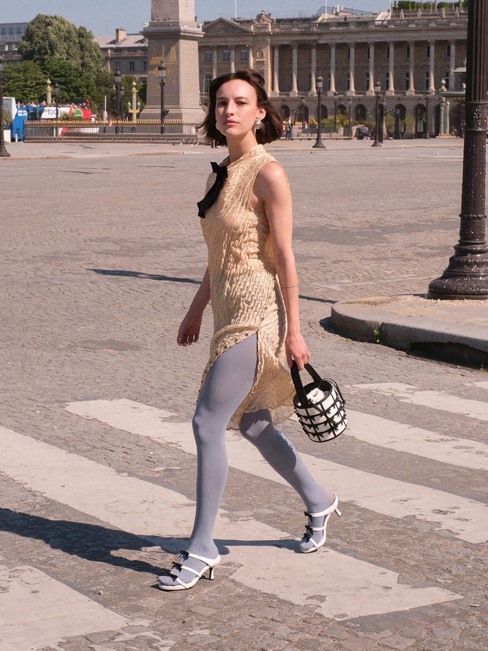 3 Trik Memadukan Gaya Feminin dan Kenyamanan ala Perempuan Modern