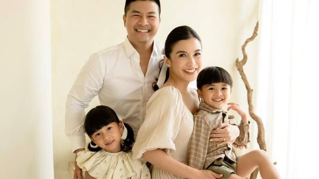 Nama Anak Chelsea Olivia Dan Glenn Alinskie Beserta Arti Dan 30 Rangkaian Namanya