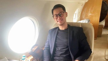 Update Informasi Selebriti InsertLive : Naik Jet Pribadi, 7 Gaya Mewah Alexander Assad Suami Tajir Clara Shinta Disorot