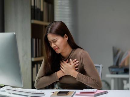 23 Penyebab Kenapa Dada Terasa Sesak dan Cara Mengatasinya