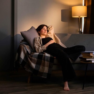 7 Kebiasaan Malam Hari yang Bantu Empaskan Perut Buncit