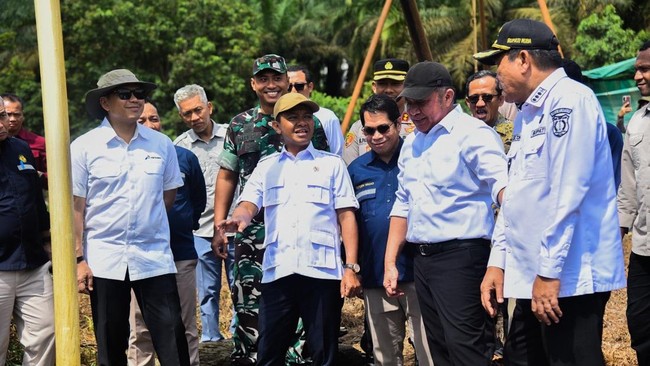 Pemerintah menata ulang 45 ribu sumur minyak rakyat untuk swasembada energi. Kebijakan ini mendukung legalitas dan keberlanjutan bagi masyarakat setempat.