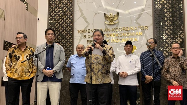 Pemerintah menyiapkan anggaran Rp8 triliun untuk persiapan hingga memberangkatkan 500 ribu PMI, terutama tukang las dan pramusaji, ke luar negeri.