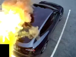 Waduh! Mobil Listrik Tesla Meledak, Ternyata Penyebabnya Sepele