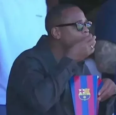 Usai Dipecat PSSI, Patrick Kluivert Asyik Nonton Laga Barcelona U-19