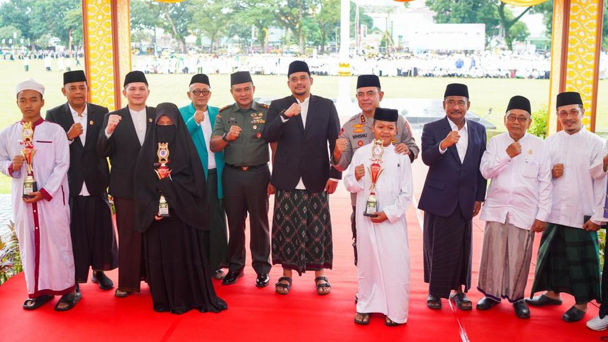 Peringati Hari Santri, Bobby Minta PBG Pondok Pesantren Digratiskan