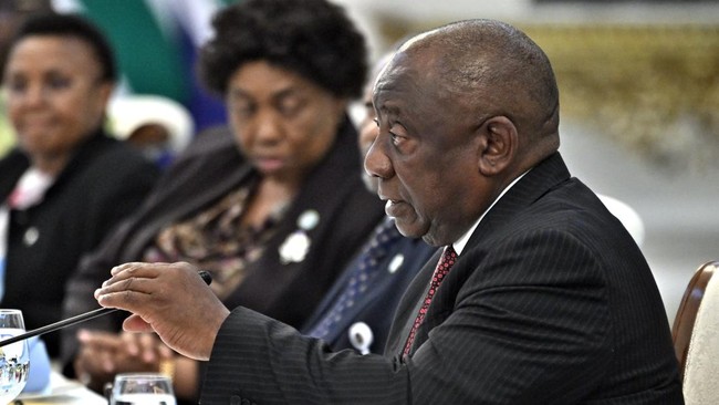 Presiden Afrika Selatan Cyril Ramaphosa merespons keputusan Presiden Amerika Serikat Donald Trump absen konferensi tingkat tinggi (KTT) G20 di Johannesburg.