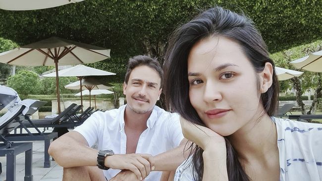 Raisa dan Hamish soal Perceraian: Keputusan ini Kami Ambil Bersama Raisa dan Hamish Daud merilis pernyataan bersama terkait perceraian setelah delapan tahun menikah. Apa saja pengakuan Raisa dan Hamish?