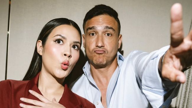 Perjalanan cinta Raisa dan Hamish Daud kembali menjadi perhatian usai sang penyanyi melayangkan gugatan cerai terhadap suaminya.