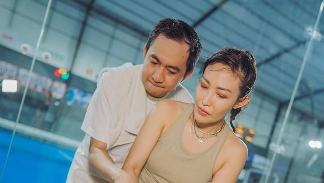 Ayu Dewi Usil Regi Datau Tentang Wanita Misterius, Obrolan WhatsApp Kocak