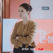 Intip Potret Cantik dan Berkelas Seo Ji Hye di Drakor Romantis-Komedi Baru