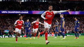 Masa Bahagia Arsenal, Perkasa di Dua Kompetisi