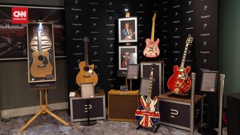 VIDEO: Kacamata John Lennon hingga Gitar Oasis Dilelang di London