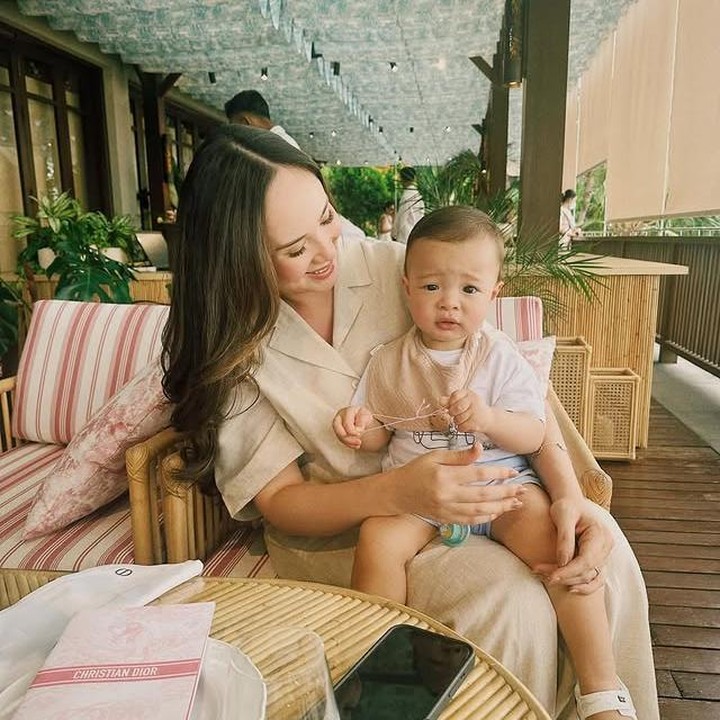 <p>Artis cantik Pamela Bowie resmi menikah dengan Armand Gunawan pada tahun 2023. Keduanya pun sudah dikaruniai seorang putra yang diberi nama Oliver Richard Gunawan. (Foto: Instagram @pammybowie)</p>