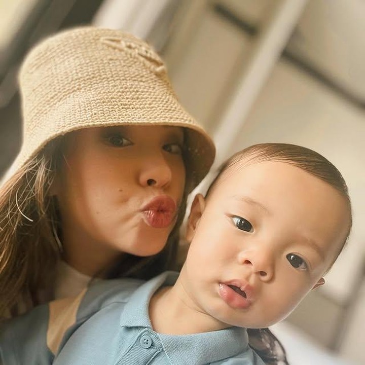 <p>Meski baru menginjak usia <em>toddler</em>, Oliver sebentar lagi akan naik level jadi seorang kakak nih, Bunda. Wah, siap-siap deh melihat tingkah lucunya, pasti bikin gemas, ya. (Foto: Instagram @pammybowie)</p>