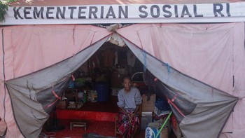 FOTO: 8.000 Korban Erupsi Lewotobi Masih Ditanggung Pemerintah Pusat