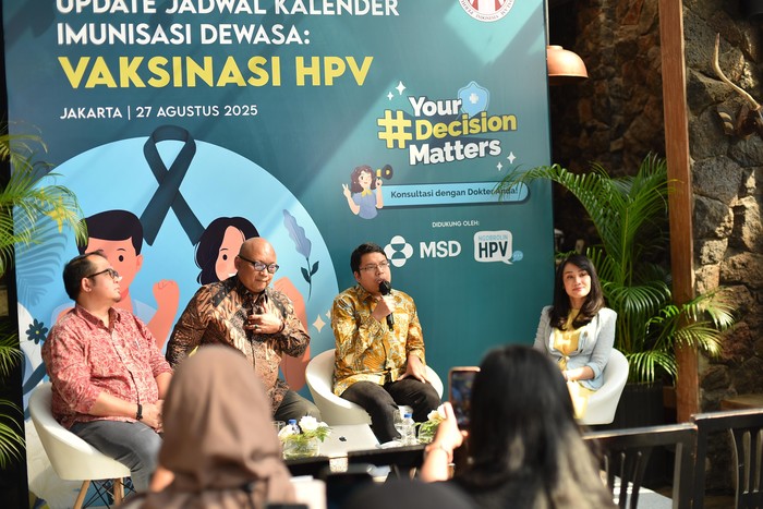 HPV adalah virus yang dapat menyebabkan berbagai penyakit seperti kanker leher rahim (kanker serviks), kanker anogenital, serta kutil anogenital. Virus HPV memiliki 200 tipe yang beredar di dunia, terdapat tipe HPV risiko tinggi yang sering menyebabkan kanker serta tipe HPV risiko rendah yang sering menyebabkan kutil anogenital.