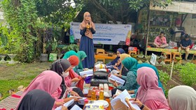 BRI Peduli Latih Warga Bogor Olah Minyak Jelantah Jadi Sabun