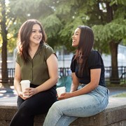 5 Cara Nyaman Mulai Percakapan dengan Orang Baru, Introvert Cobain Yuk!