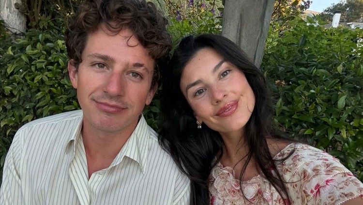 Charlie Puth dan Istri Charlie Puth dan Istri