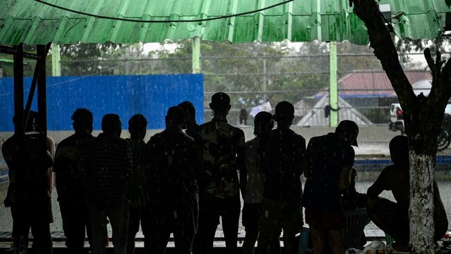 Sebanyak 20 orang WNI berhasil kabur dari lokasi judi online di Myawaddy, Myanmar, dan menyeberang ke Thailand.