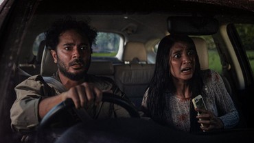 Deretan Simbol Khas Indonesia yang Muncul di Film Zombi 'Abadi Nan Jaya'