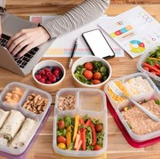 Nggak Bikin Kantong Bolong! Ini 5 Ide Bekal Makan Siang Sehat, Simpel, dan Bergizi