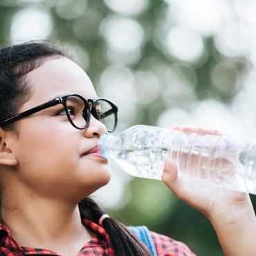 Ini Perbedaan Air Mineral dan Demineral, Mana yang Lebih Baik untuk Dikonsumsi?