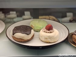 Uniknya Donat Mochi ala Dough Deli Bandung, Ada Rasa Dadar Gulung!