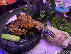 Istimewa! Mencicipi Menu ala Kaisar China di Resto Chongqing
