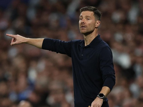 Alonso Hindari 200 Kamera Inggris Jelang Liverpool vs Madrid