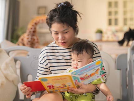 15 Aktivitas Stimulasi untuk Bayi Usia 5 Bulan dan Pilihan Mainan Terbaiknya