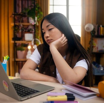 7 Tanda Emosimu Sedang Terkuras, Jadi Gampang Badmood!