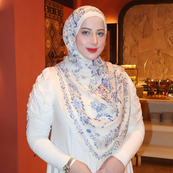 <p>Content creator Tasyi Athasyia berhasil menurunkan berat badannya hingga 18 kilogram (kg). Tasyi membagikan perjalanan dietnya ini di media sosial pada Agustus lalu, Bunda. "Yang <em>Comment</em> masih gendut, sabar yaa .. emang masih 15 san kg lagi, soalnya aku naiknya 35 kg , tapi <em>alhamdulillah</em> skrg udh turun 18 kg hehe semangat terus diet nya semuaa," tulisnya. (Foto: Instagram @tasyiiathasyia)</p>