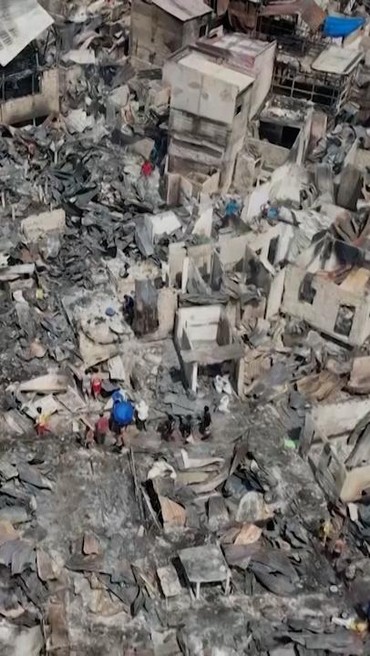 VIDEO: Kebakaran Besar Lahap 1.500 Rumah di Permukiman Padat di Manila