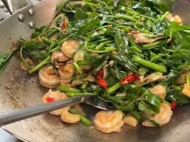 img-title Tips Masak Kangkung Anti-Lembek, Warna Tetap Segar dan Menggugah Selera!