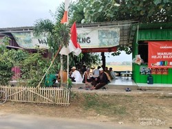 Warung Sederhana di Tengah Sawah Jadi Magnet WIsatawan Warung Sederhana di Tengah Sawah Jadi Magnet WIsatawan
