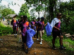 Hike & Clean: Trail Run Sambil Menjaga Alam