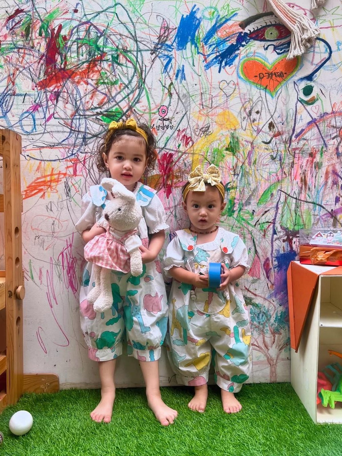 Anak Nadine Chandrawinata dan Dimas Anggara