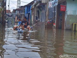 Banjir yang Kerap Menyapa Membuat Warga Dayeuhkolot Bandung Bosan