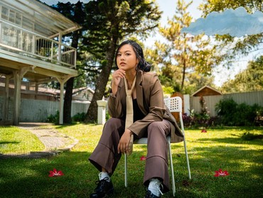 img-title 'Iya Iya Iya', Single Baru Clara Riva Bernuansa Groovy
