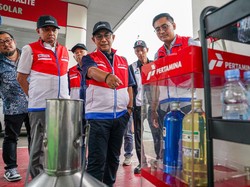 Direksi Turun ke SPBU Ciater, Ukur Takaran BBM hingga Cek Kualitas di Tangki