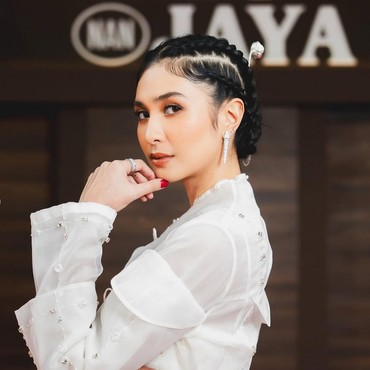 Kian Memesona di Usia Kepala Tiga, Mikha Tambayong: Cantik Itu yang Penting Nyaman