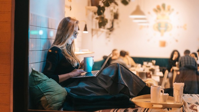 Bukan Antisosial, Ini 8 Ciri Seorang Introvert Menurut Ilmu Psikologi