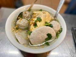 Jajan di Pasar Puri Indah Yuk! Ada Nasi Bogana hingga Bakso Pontianak Halal Jajan di Pasar Puri Indah Yuk! Ada Nasi Bogana hingga Bakso Pontianak Halal