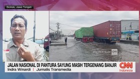 VIDEO: Jalan Nasional di Pantura Sayung Masih Tergenang Banjir