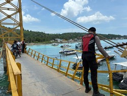 Boncengan Motor, 2 Turis Belanda Jatuh ke Laut dari Jembatan Nusa Lembongan
