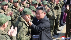 Kim Jong Un Gelari Pahlawan Tentara Korut yang Gugur di Perang Rusia