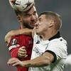 Soccer Football - UEFA Europa League - Lille v PAOK - Decathlon Arena Stade Pierre-Mauroy, Villeneuve-d'Ascq, France - October 23, 2025 PAOK's Kiril Despodov in action with Lille's Calvin Verdonk REUTERS/Benoit Tessier
